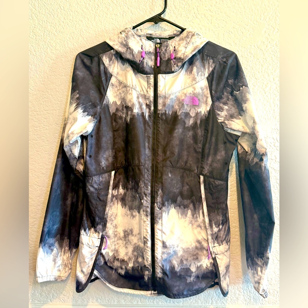 The North Face windwall Windbreaker - Size small black & white with purple